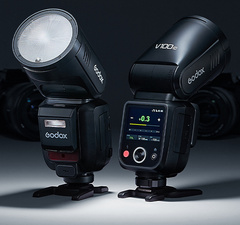 Вспышка Godox V100